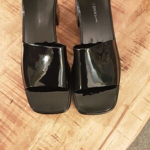 Diva by Wild Pair Black Patent Slide Sandals Size 7